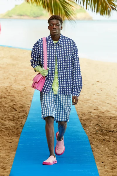 Look 26
